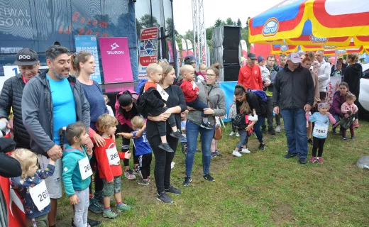 To najmłodsi uczestnicy Festiwalu Biegowego. Mnóstwo dzieci pojawiło się na starcie - 