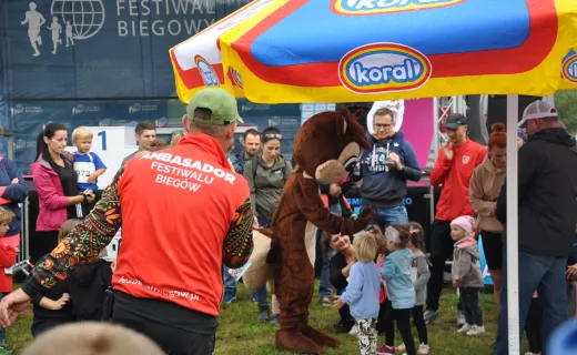 To najmłodsi uczestnicy Festiwalu Biegowego. Mnóstwo dzieci pojawiło się na starcie - 
