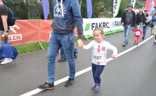 To najmłodsi uczestnicy Festiwalu Biegowego. Mnóstwo dzieci pojawiło się na starcie - 