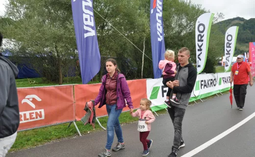 To najmłodsi uczestnicy Festiwalu Biegowego. Mnóstwo dzieci pojawiło się na starcie - 