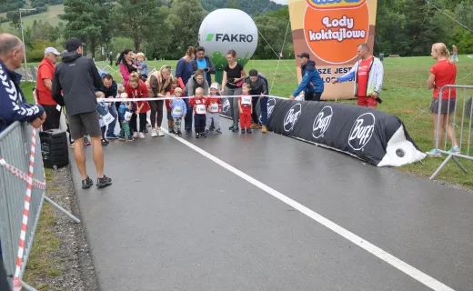 To najmłodsi uczestnicy Festiwalu Biegowego. Mnóstwo dzieci pojawiło się na starcie - 