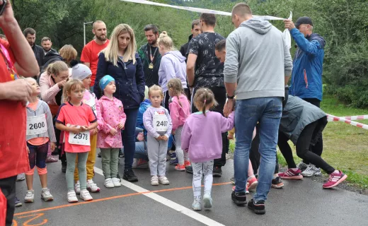 To najmłodsi uczestnicy Festiwalu Biegowego. Mnóstwo dzieci pojawiło się na starcie - 