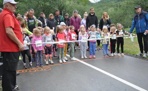 To najmłodsi uczestnicy Festiwalu Biegowego. Mnóstwo dzieci pojawiło się na starcie - 