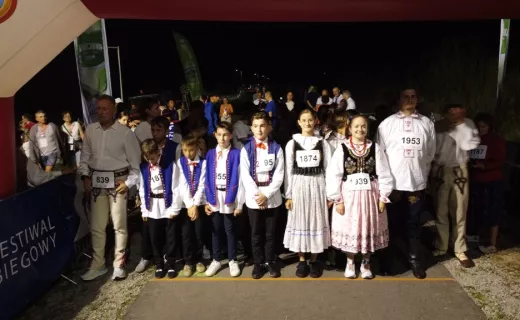 Lachy i Górale już na mecie. To oni rozpoczęli 15. Festiwal Biegowy w Piwnicznej-Zdroju - 