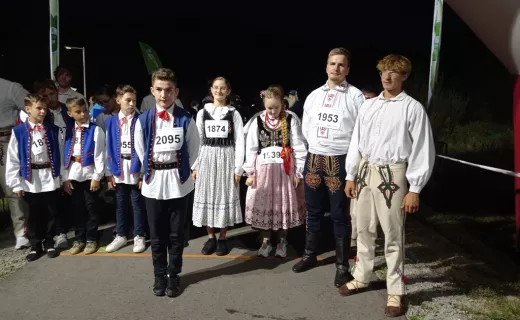 Lachy i Górale już na mecie. To oni rozpoczęli 15. Festiwal Biegowy w Piwnicznej-Zdroju - 