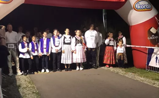 Lachy i Górale już na mecie. To oni rozpoczęli 15. Festiwal Biegowy w Piwnicznej-Zdroju - 