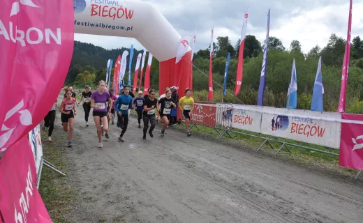Nastoletnia Hania dokłada kolejny medal Festiwalu Biegowego do kolekcji - 