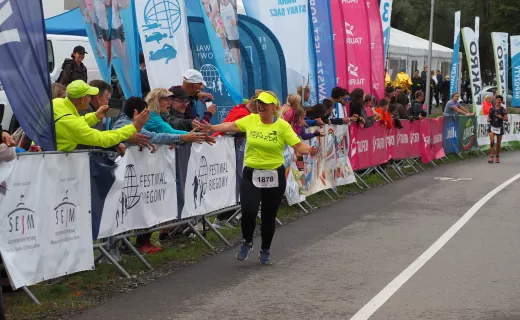 Henryk Warzecha z Łącka pierwszy na mecie biegu na 1 km - 