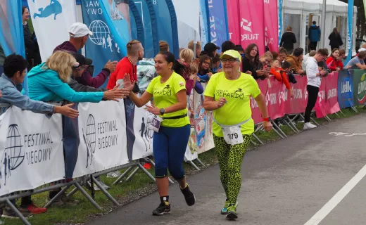 Henryk Warzecha z Łącka pierwszy na mecie biegu na 1 km - 