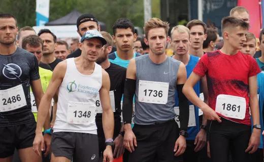 Henryk Warzecha z Łącka pierwszy na mecie biegu na 1 km - 