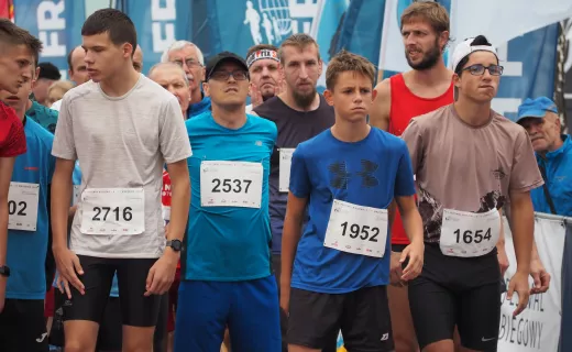 Henryk Warzecha z Łącka pierwszy na mecie biegu na 1 km - 