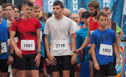 Henryk Warzecha z Łącka pierwszy na mecie biegu na 1 km - 