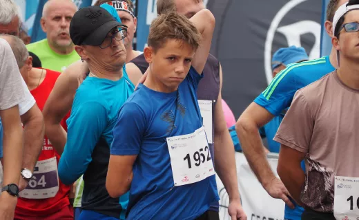 Henryk Warzecha z Łącka pierwszy na mecie biegu na 1 km - 