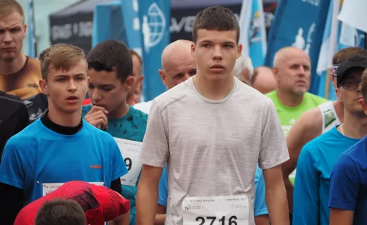 Henryk Warzecha z Łącka pierwszy na mecie biegu na 1 km - 