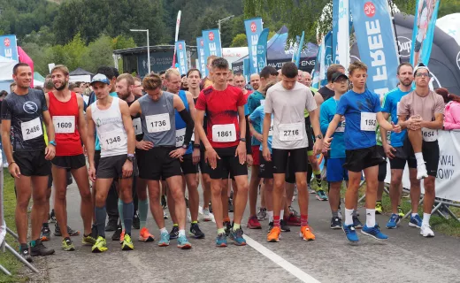 Henryk Warzecha z Łącka pierwszy na mecie biegu na 1 km - 