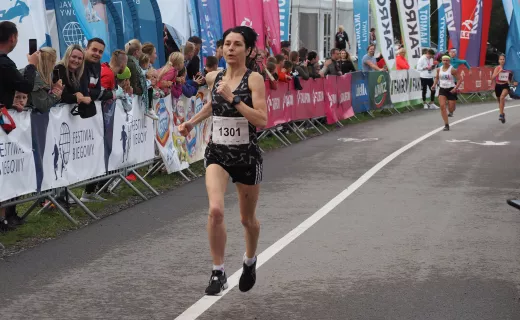 Henryk Warzecha z Łącka pierwszy na mecie biegu na 1 km - 