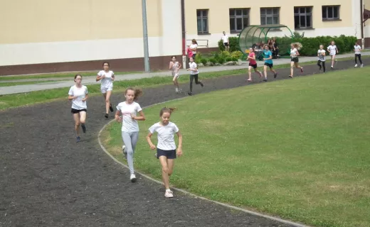 Gminny Festiwal Biegowy w Ropie „100 lat Polski Niepodległej” [ZDJĘCIA] - 17