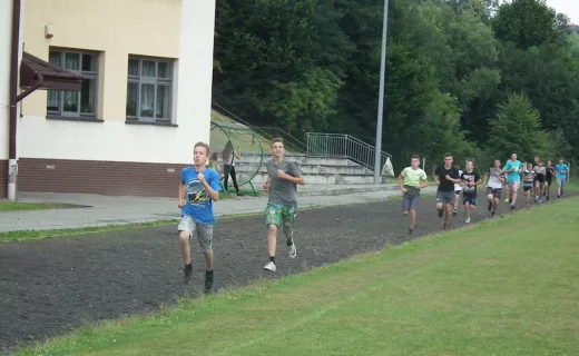 Gminny Festiwal Biegowy w Ropie „100 lat Polski Niepodległej” [ZDJĘCIA] - 16