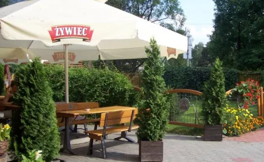 Zajazd PTTK "Pod Roztoką": Staropolska gościnność i wysoka jakość usług - 