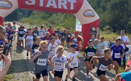 Tak na festiwalu w Piwnicznej bawią się dzieci! Biegi sprawiły im mnóstwo radości [FILM] - 