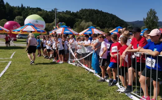 W Piwnicznej wystartował „Aktywny Małopolanin”. Dzieci rywalizują w sześciu konkurencjach - 