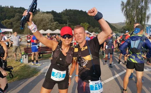 Wystartował Bieg 7 Dolin na 61 km. Biegacze wyruszyli na trasę z uśmiechem na ustach - 