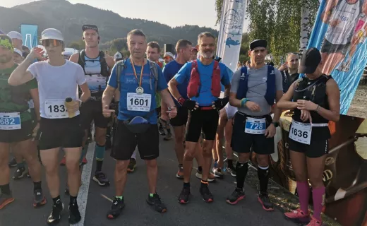 Wystartował Bieg 7 Dolin na 61 km. Biegacze wyruszyli na trasę z uśmiechem na ustach - 