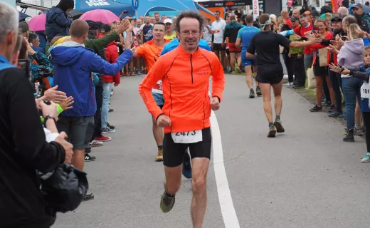 Zawodnicy biegów Iron Run już na mecie. Zwyciężył Artur Jendrych - 