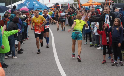 Zawodnicy biegów Iron Run już na mecie. Zwyciężył Artur Jendrych - 