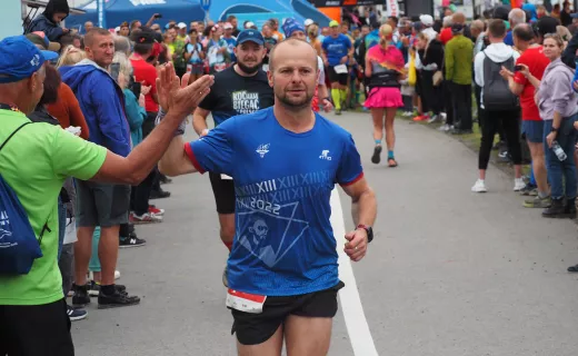 Zawodnicy biegów Iron Run już na mecie. Zwyciężył Artur Jendrych - 