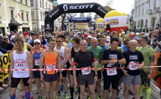 4. Półmaraton Jeleniogórski - słońce, ośnieżone Karkonosze i debiutantka z Meksyku - 1