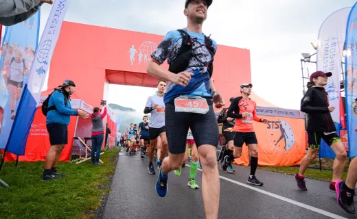 Zawodnicy już na trasie. Wystartował Koral Maraton  - 