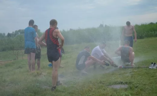Ekstremalny bieg w Opocznie z przeprawą przez rzekę [ZDJĘCIA] - 