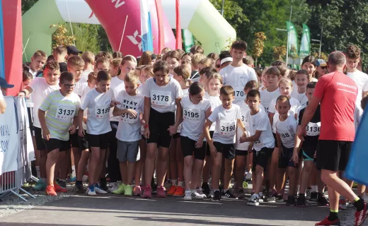 Pobiegli po medal! “Aktywny Małopolanin” sprawił uczniom sporo radości - 