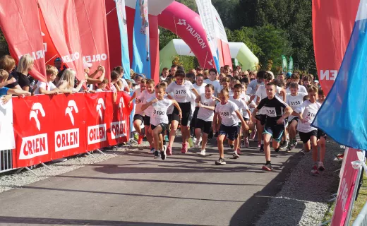 Pobiegli po medal! “Aktywny Małopolanin” sprawił uczniom sporo radości - 