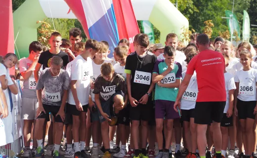 Pobiegli po medal! “Aktywny Małopolanin” sprawił uczniom sporo radości - 