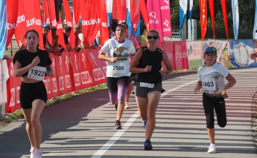 Mamy zwycięzców biegu na 1 km. Biegacze Iron Run już na mecie - 