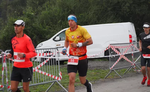 Oni deszczu się nie boją. Mają do pokonania 23 km w Biegu Górskim  - 