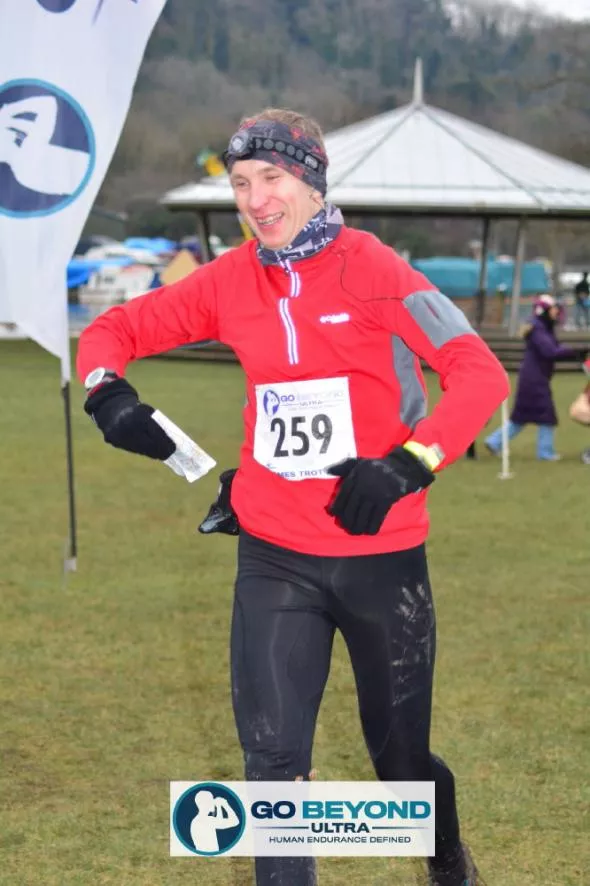 Wbiegam na metę. fot. Adrian Howes