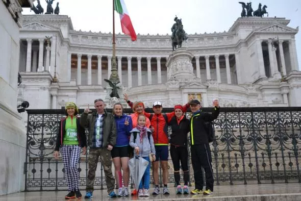 Od lewej: Mariola, Marcin, Kasia, Danusia z córką Julią, Grzegorz, Magda, Bogdan