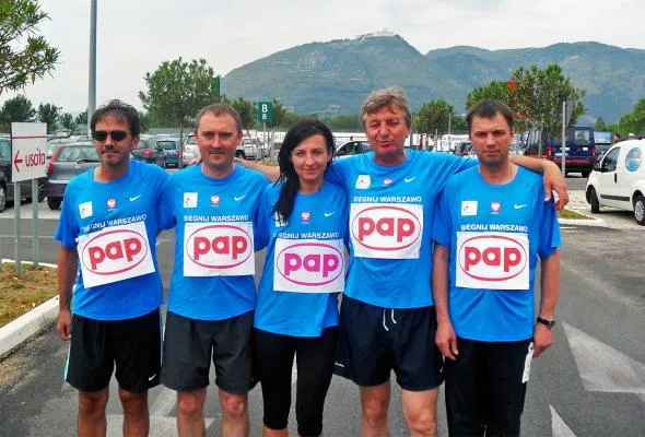 Bogusław Mamiński z przyjaciółmi podczas biegu w Cassino