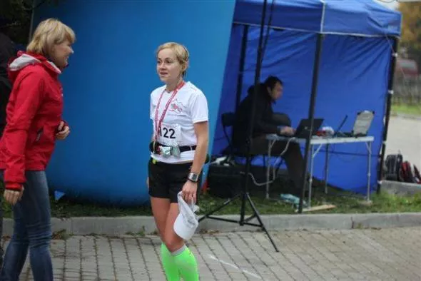 Agnieszka Łęcka, pierwsza kobieta na mecie I Maraton Bieszczadzki