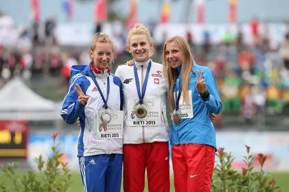 Podium Mistrzostw Europy Juniorów. fot. facebook Patrycji Wyciszkiewicz