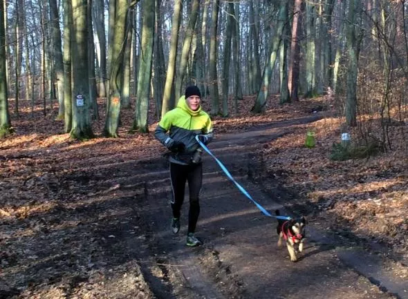 Bieganie z psem ze schroniska / Fot. Facebook, Bieg na sześć łap