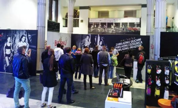 Odbiór pakietów przed biegiem Biegnij Warszawo