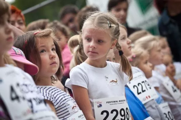 Biegi Deptaka to biegi dla dzieci do 13 lat (w 4 kategoriach wiekowych)
