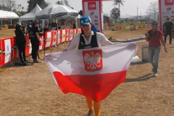 Kamil Leśniak. Tu na mecie The North Face 100 Thailand 2014