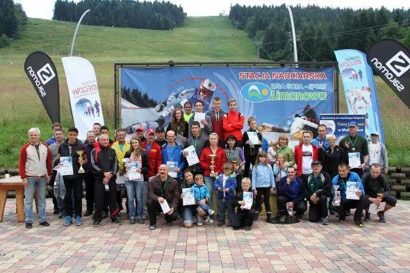 Uczestnicy ubiegłorocznego biegu w SN Limanowa-Ski