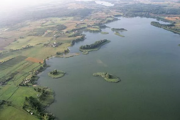 33 km trasa prowadzić będzie wokół malowniczego Jeziora Narie