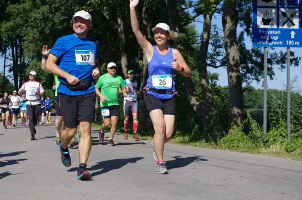 Trasa maratonu wiodła wokół Jeziora Wigry/ Fot. TimePro